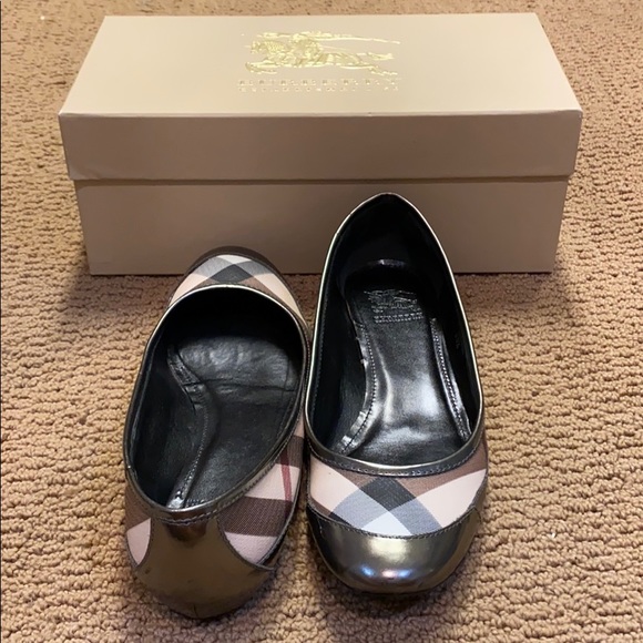 Burberry flats - Picture 3 of 3
